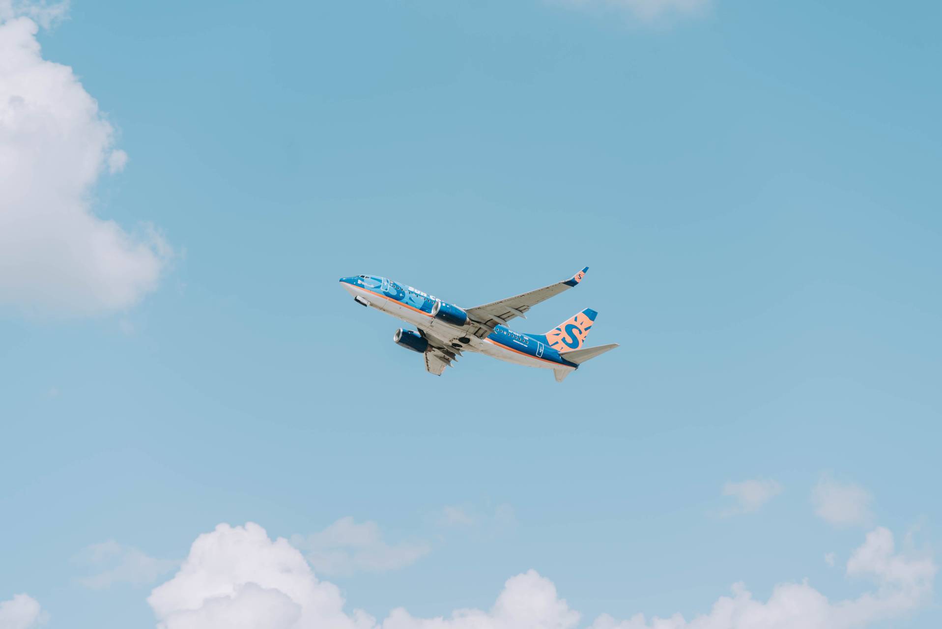 Get airlines miles when using your credit card