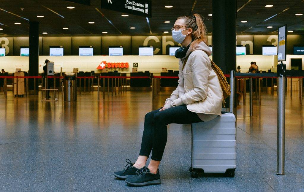 自主隔離 空港からの移動手段は